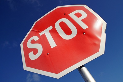 Stop! In Sachen Windows XP sollten Unternehmer einen Schlussstrich ziehen. Quelle: Pixelio.de/lichtkunst