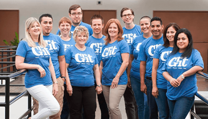 group picture of PS Lightwave employees