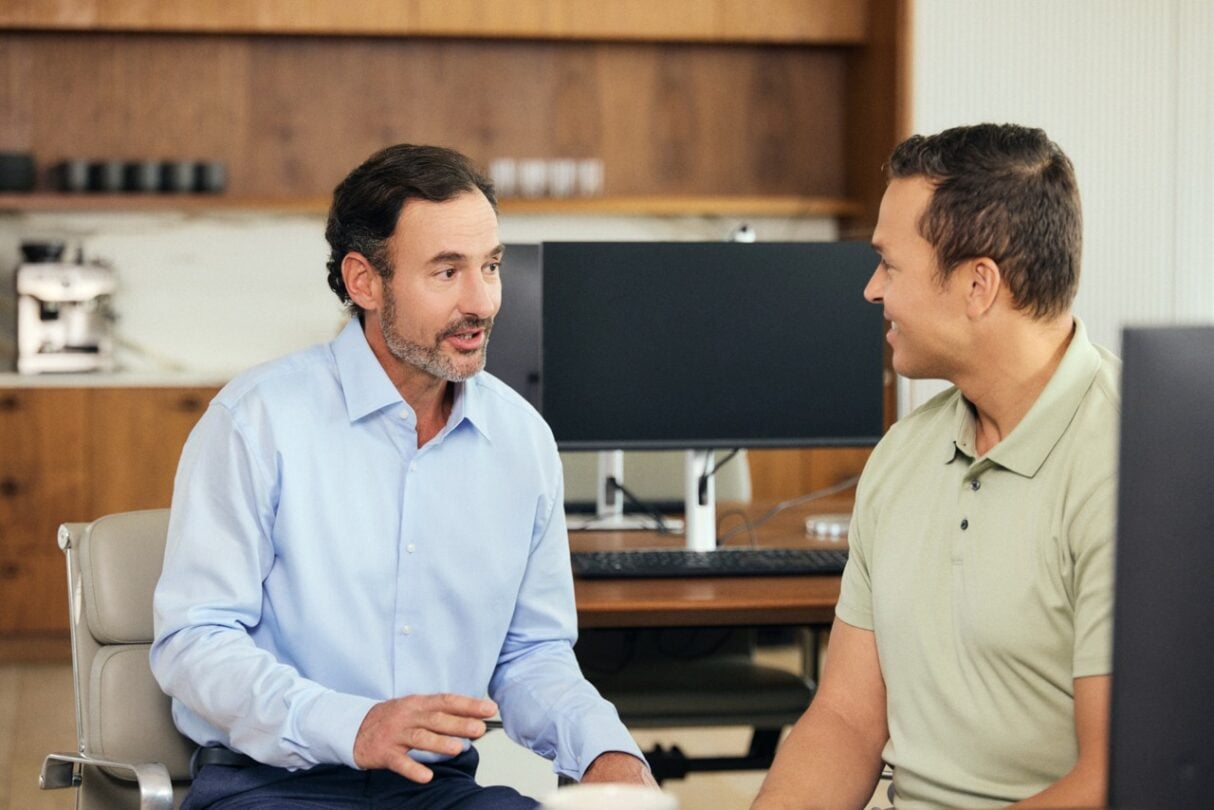 2 salariés dans un bureau